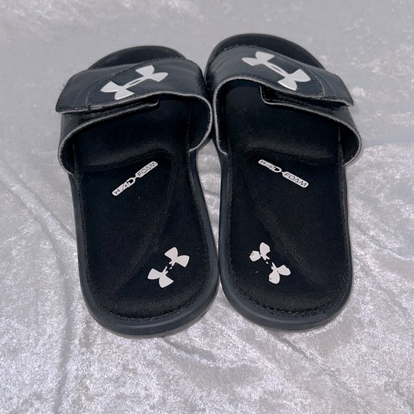 Under Armour slides - Picture 4 of 7